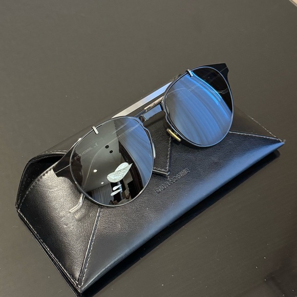 Sunglasses - Picture 1 of 1